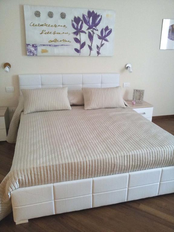 Residenza Piazza Moro Bed and Breakfast Μπάρι Δωμάτιο φωτογραφία