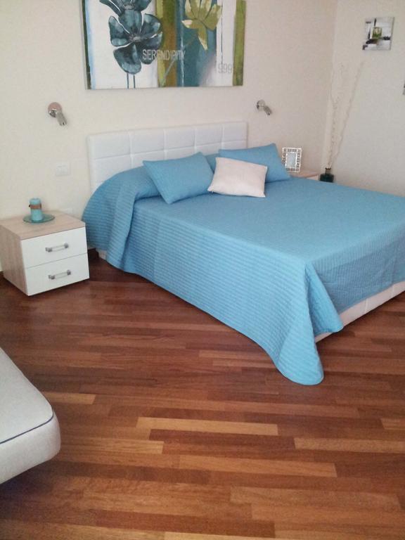 Residenza Piazza Moro Bed and Breakfast Μπάρι Δωμάτιο φωτογραφία