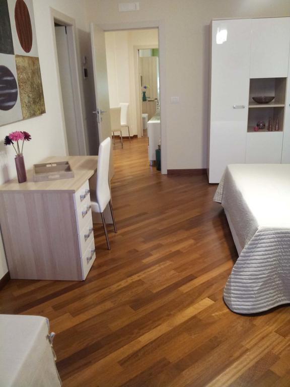 Residenza Piazza Moro Bed and Breakfast Μπάρι Δωμάτιο φωτογραφία
